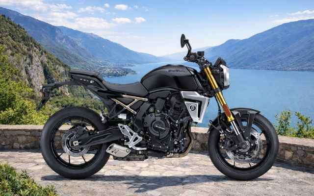 Suzuki GSX-8T Schwarz