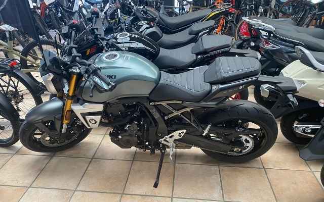 Suzuki GSX-8T Grün